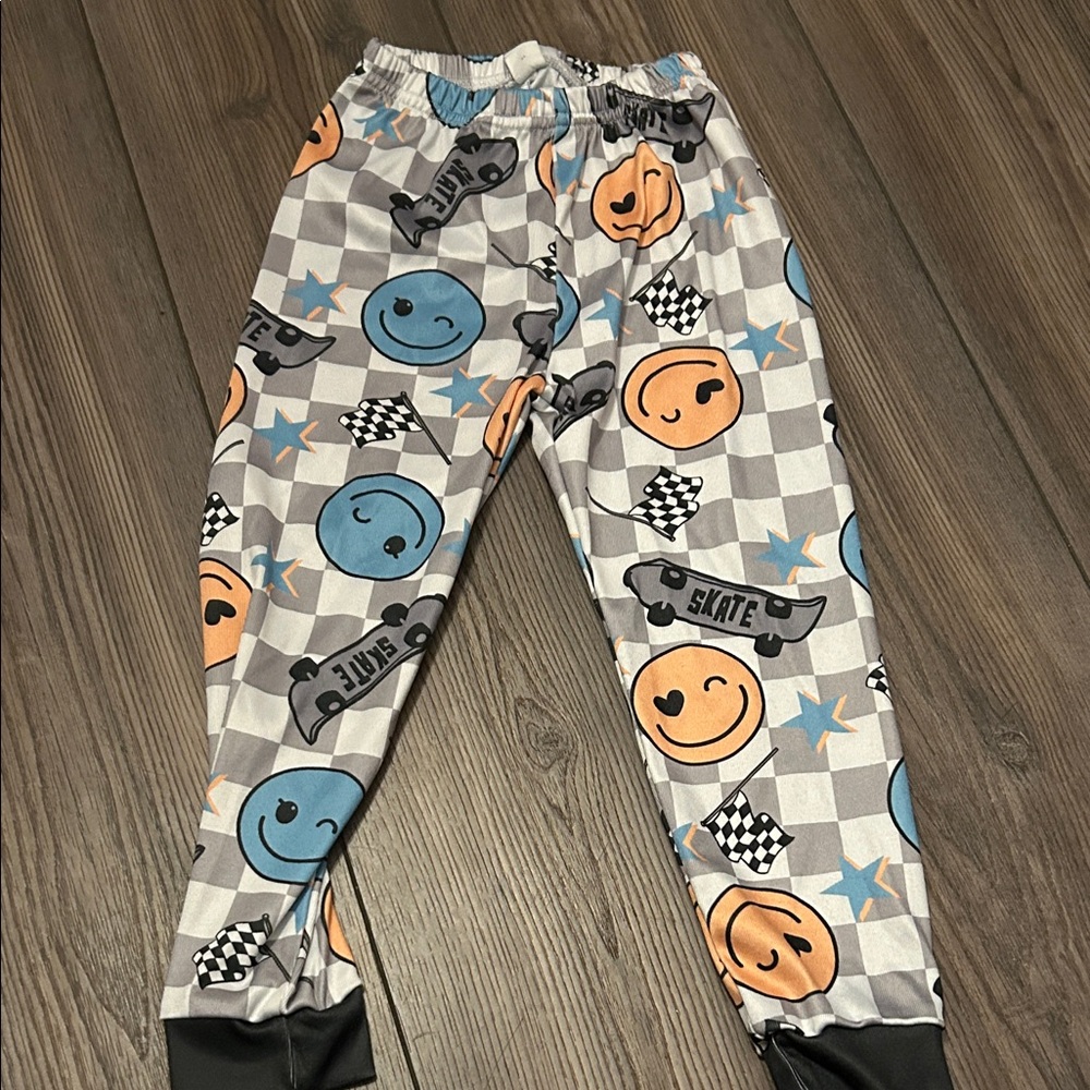 SHEIN Kids Pajama Bottoms with Fun Emoji Print